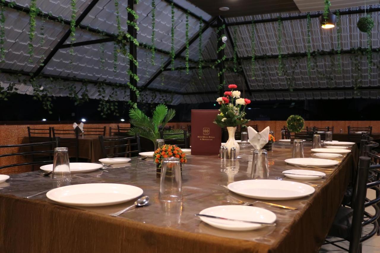 Hotel Shree Palace And Restaurant Ratlām エクステリア 写真
